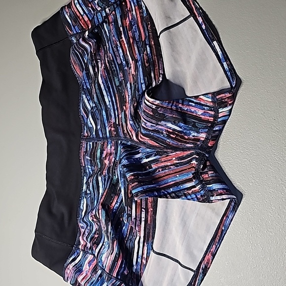 LULULEMON size 4 hinshu alpine white multi/black speed up athletic shorts - Picture 5 of 7